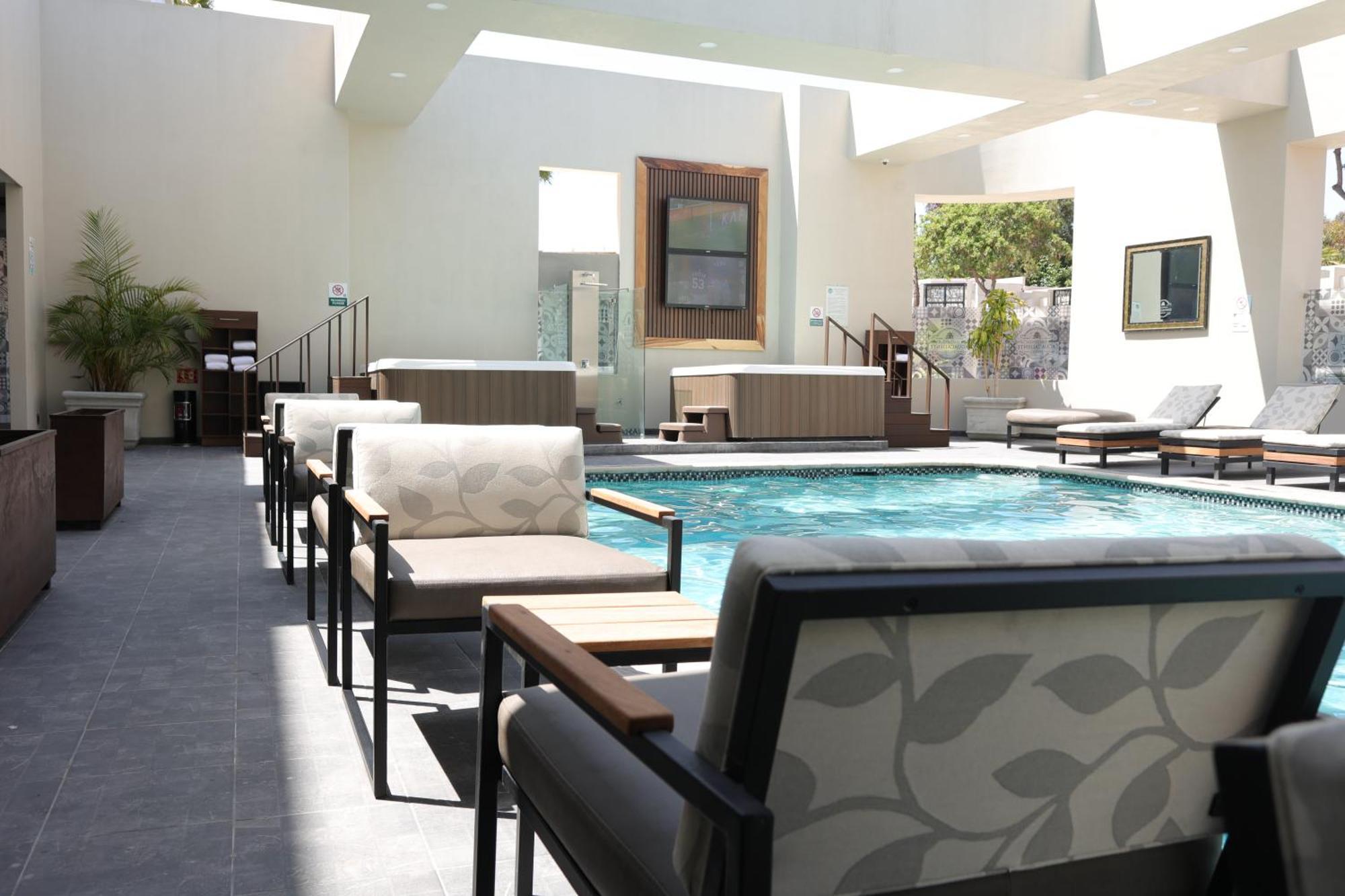 Hotel Hacienda Aguacaliente ติฮัวนา ภายนอก รูปภาพ