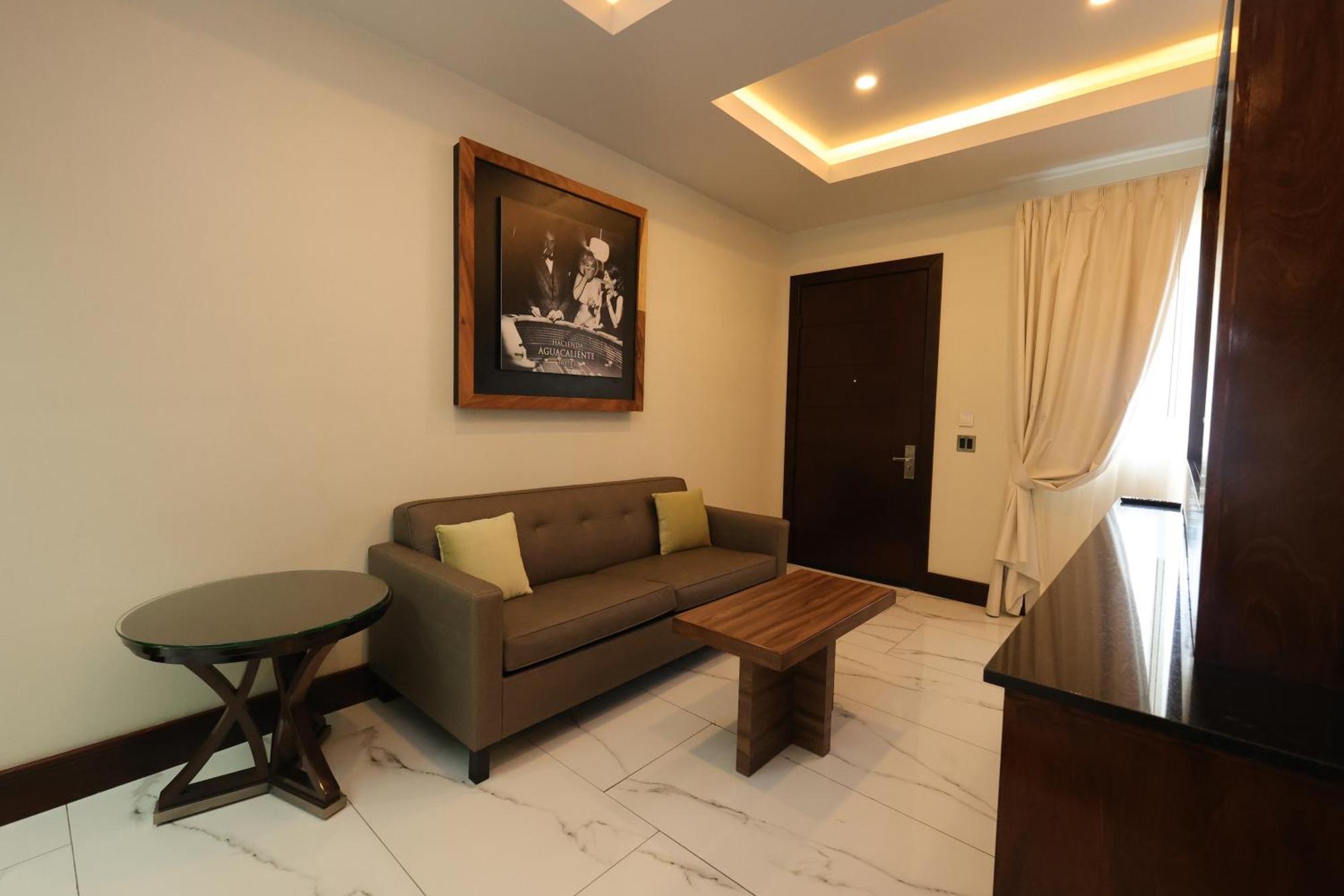 Hotel Hacienda Aguacaliente ติฮัวนา ภายนอก รูปภาพ